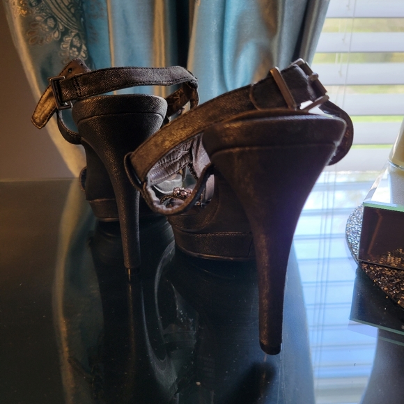 Two Lips heels - Picture 3 of 4